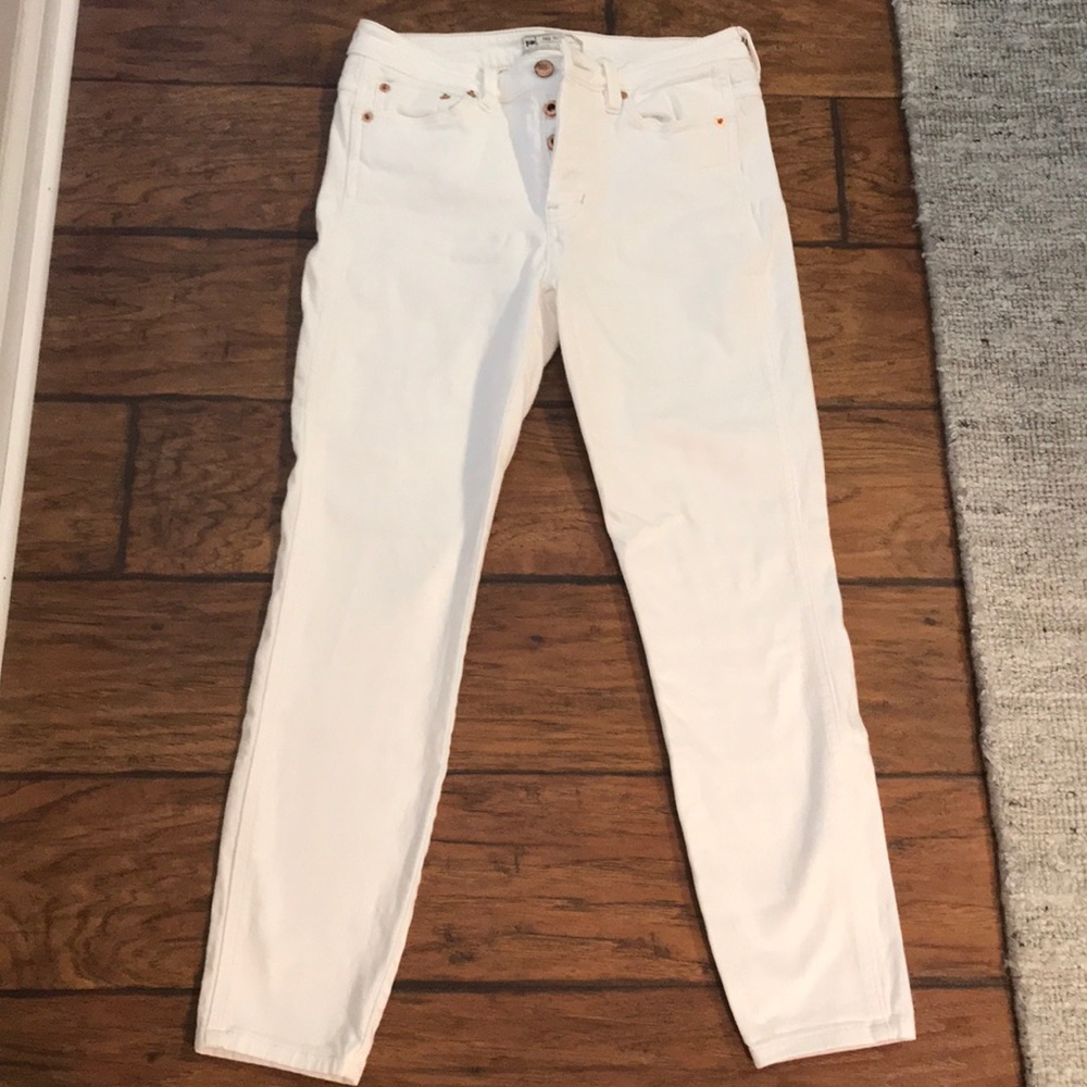Free People white denim skinnies!!